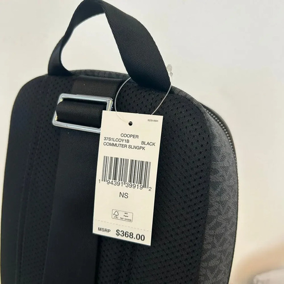 Michael Kors MK Cooper Logo Sling Pack Black Signature - Picture 6 of 8